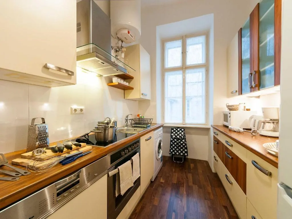 Elegant Vienna Apartment
